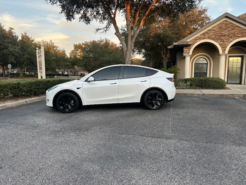 2021 Tesla Model Y Long Range photo 12