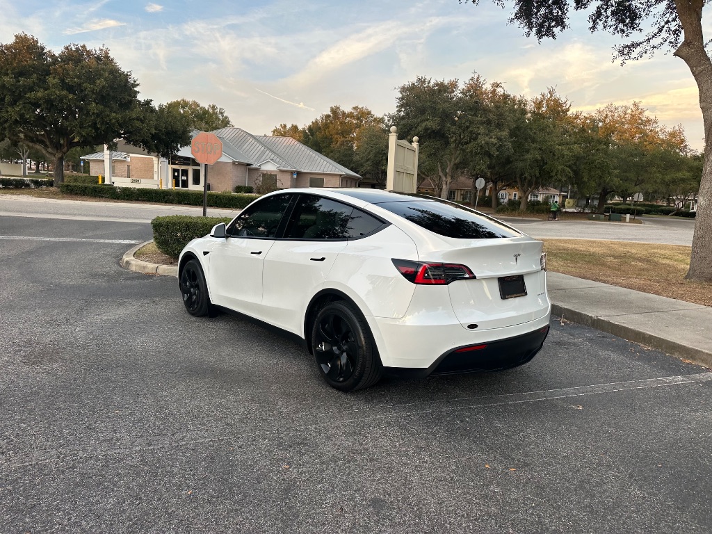 2021 Tesla Model Y Long Range photo 10