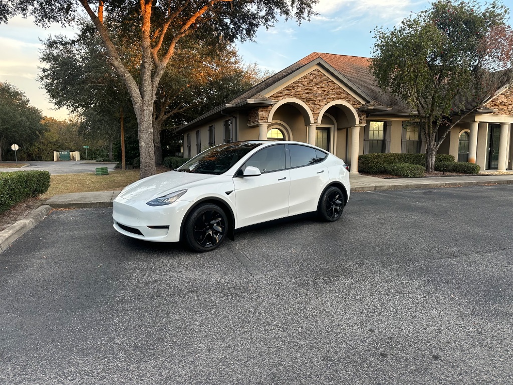 2021 Tesla Model Y Long Range photo 3