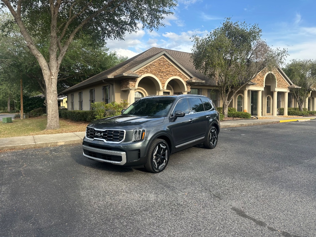 2023 Kia Telluride S photo 4