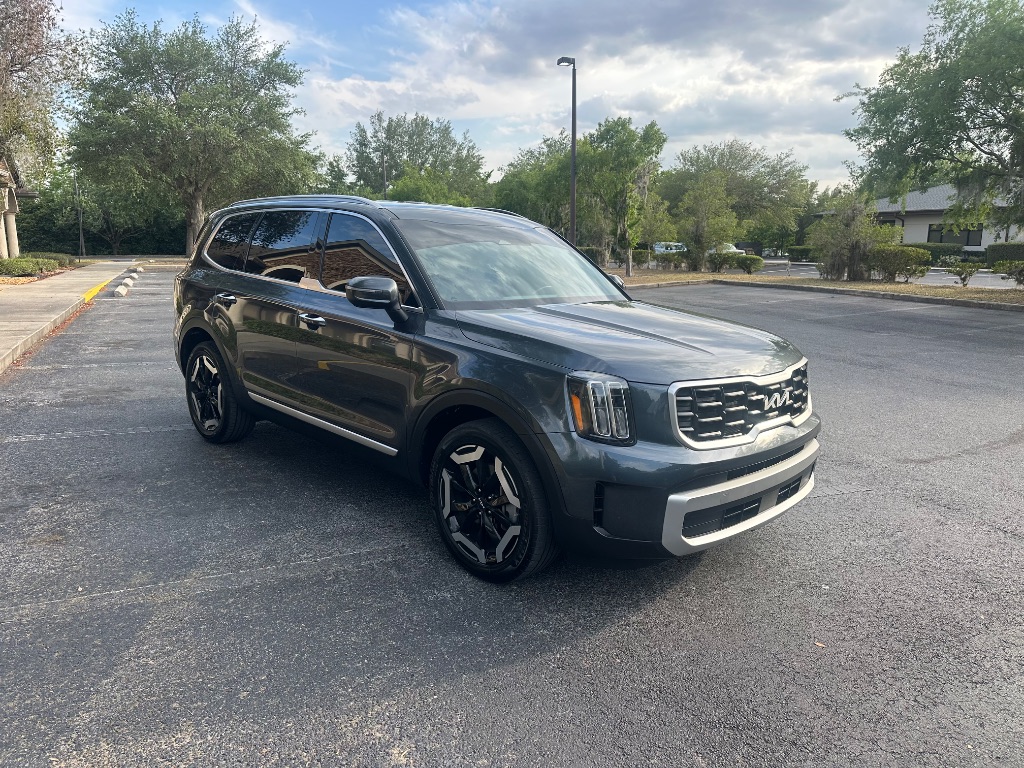 2023 Kia Telluride S photo 6