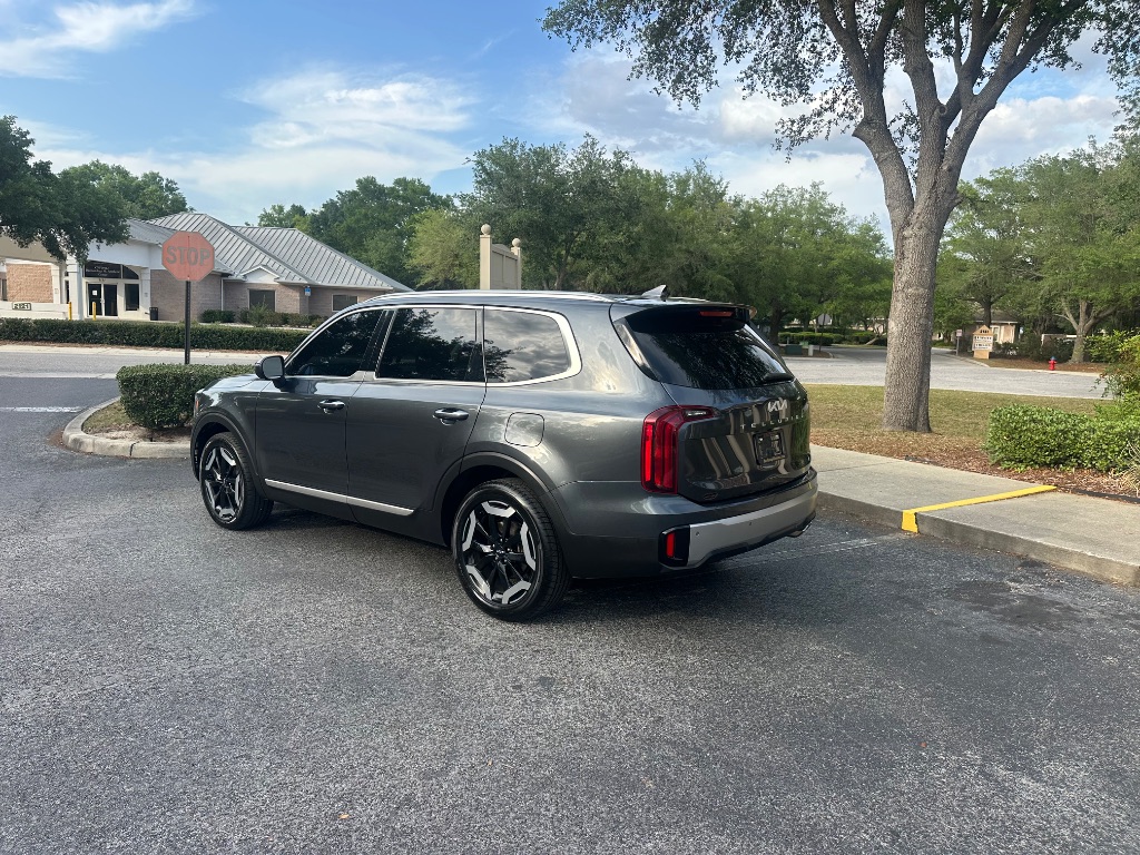2023 Kia Telluride S photo 10