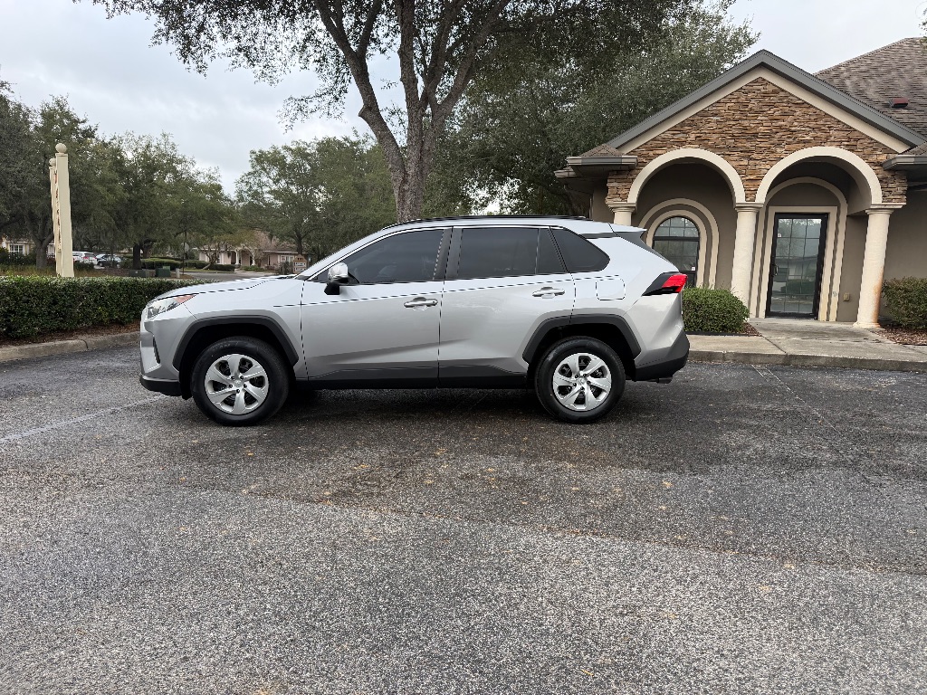 2021 Toyota RAV4 LE