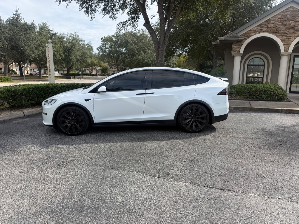 2023 Tesla Model X Long Range