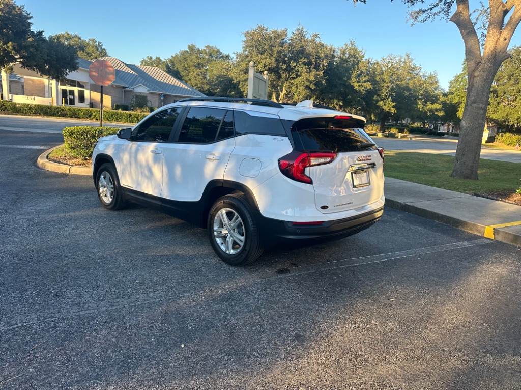 2023 GMC Terrain SLE photo 10