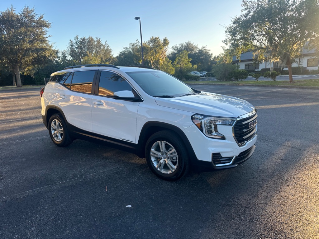 2023 GMC Terrain SLE photo 6