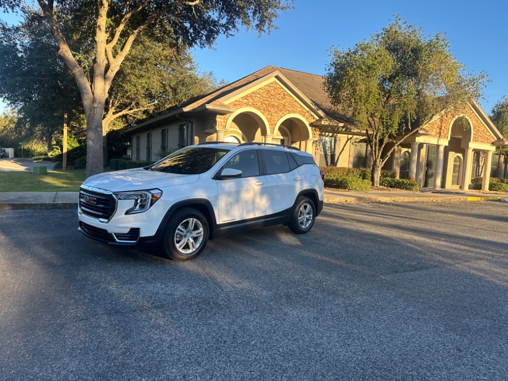 2023 GMC Terrain SLE photo 3