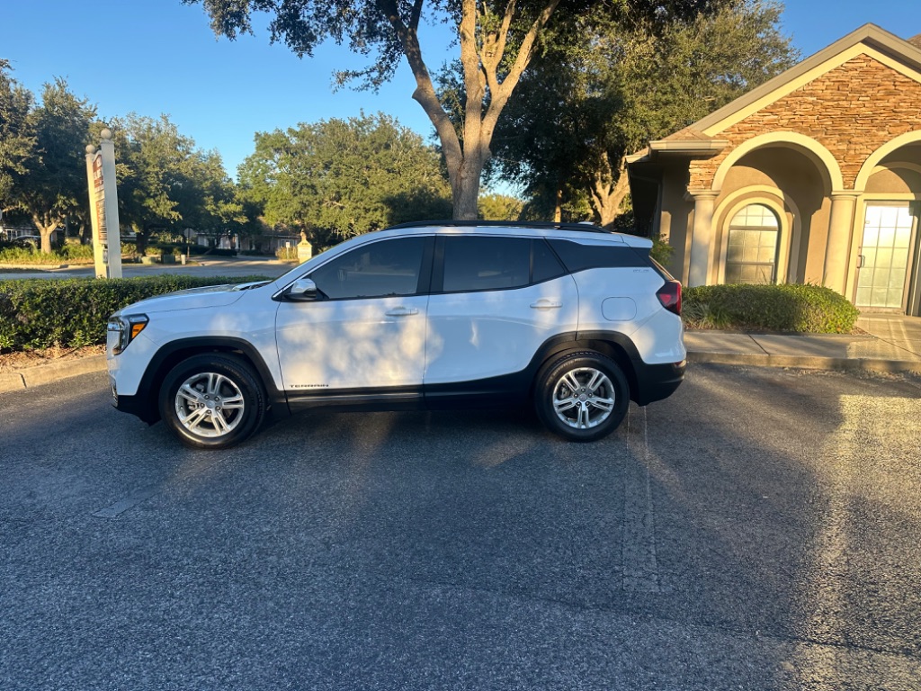 2023 GMC Terrain SLE photo 11