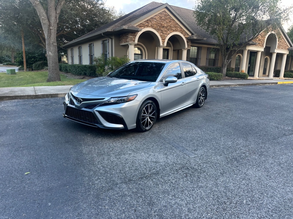 2021 Toyota Camry SE photo 4