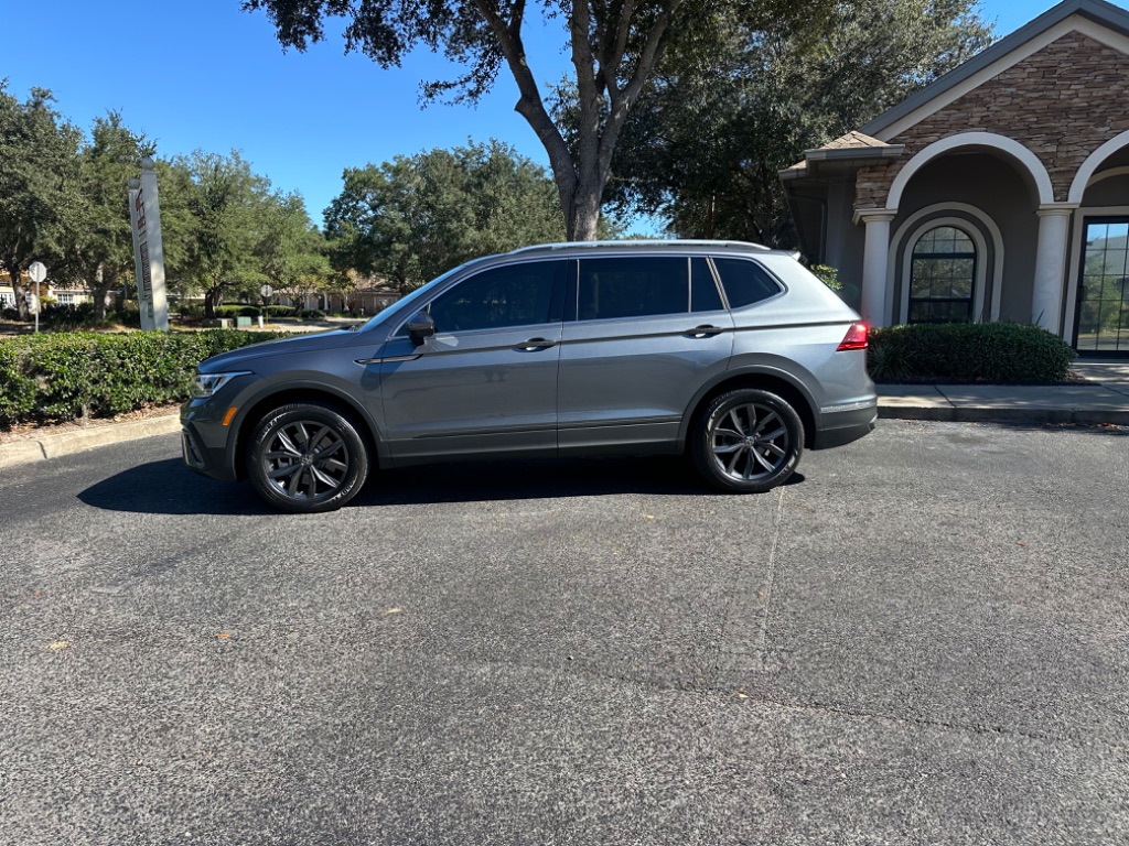 2023 Volkswagen Tiguan SE photo 2