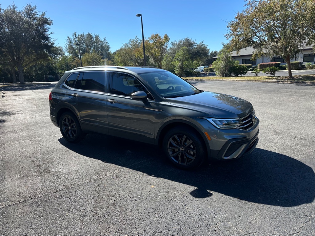 2023 Volkswagen Tiguan SE photo 6