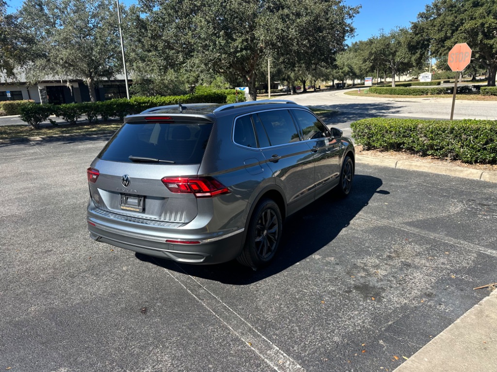 2023 Volkswagen Tiguan SE photo 8