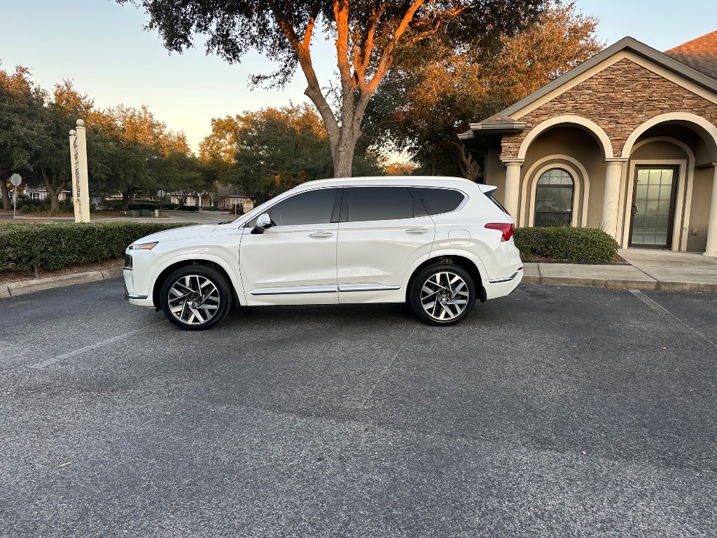 Hyundai Santa Fe's photo