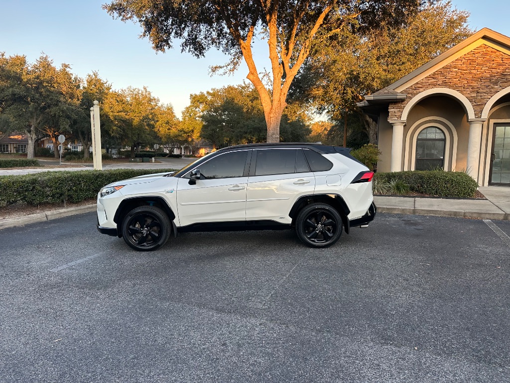 Toyota RAV4's photo