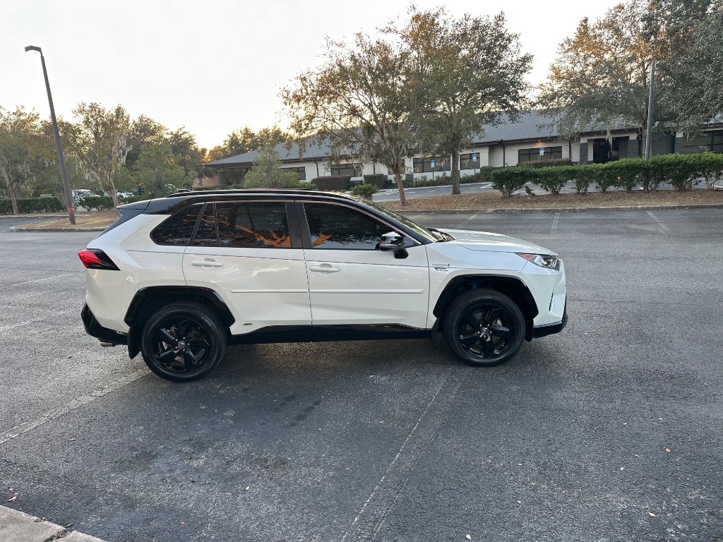 2019 Toyota RAV4 XSE photo 8