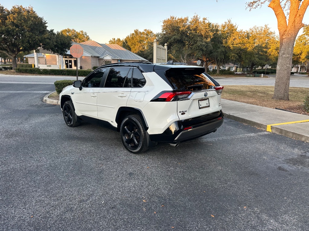 2019 Toyota RAV4 XSE photo 11