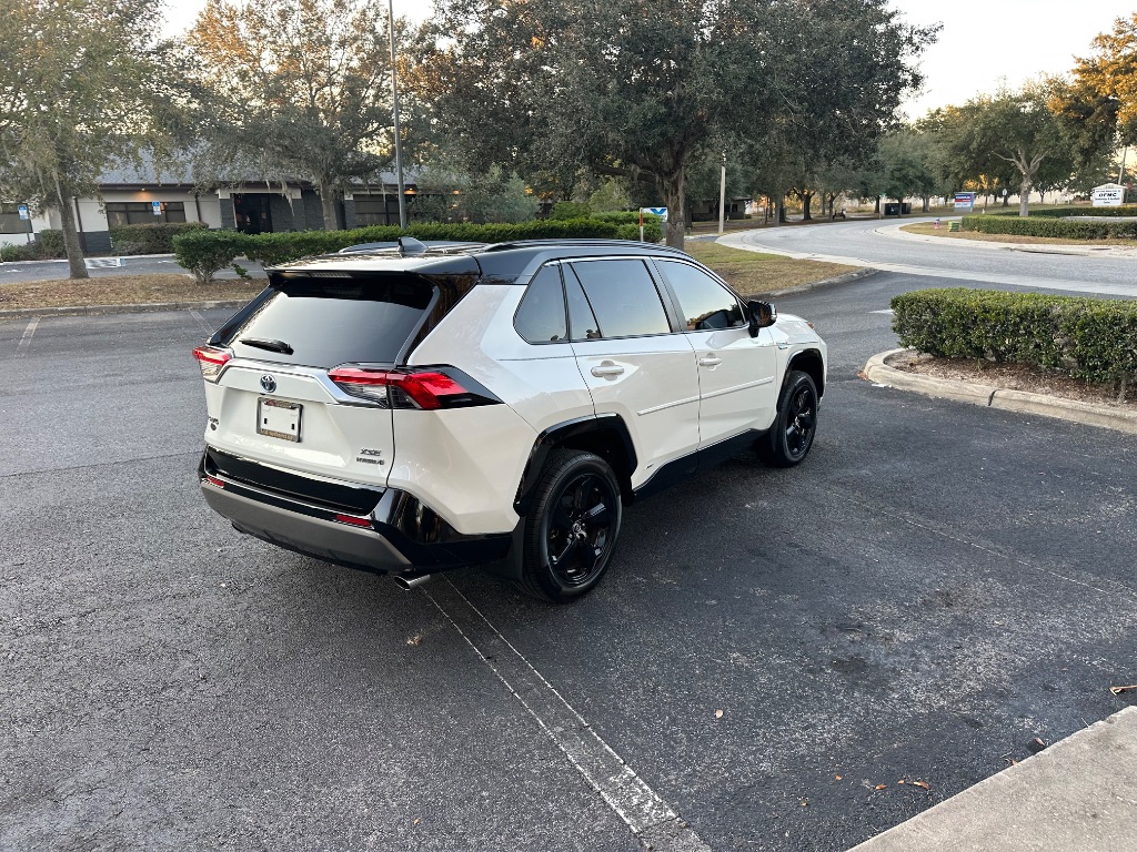 2019 Toyota RAV4 XSE photo 9