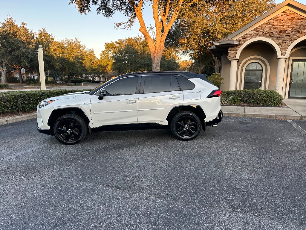 2019 Toyota RAV4 XSE photo 12