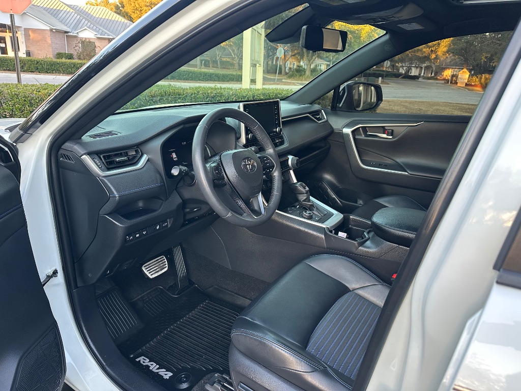 2019 Toyota RAV4 XSE photo 13