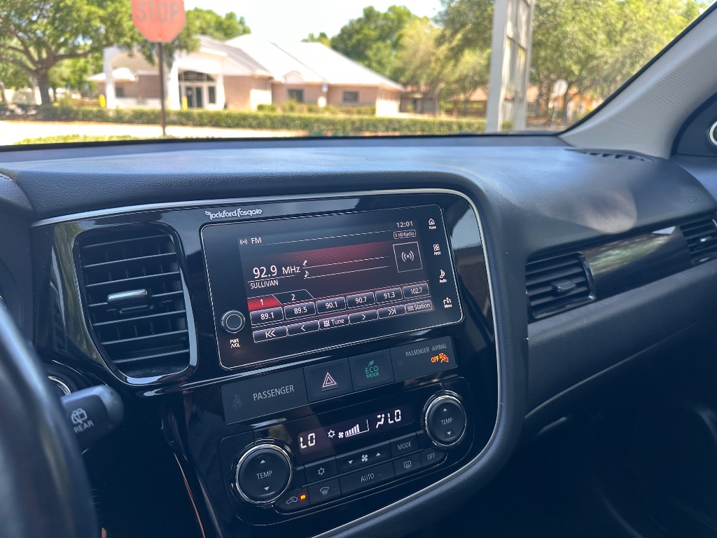 2018 Mitsubishi Outlander GT PHEV photo 16