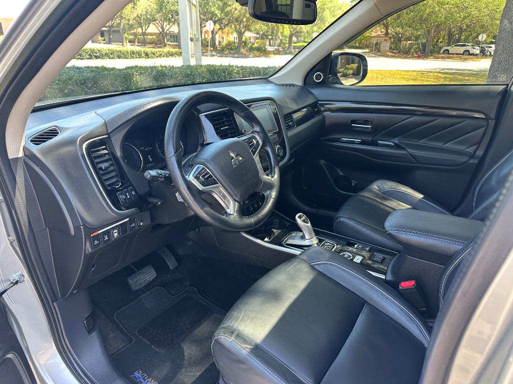 2018 Mitsubishi Outlander GT PHEV photo 11