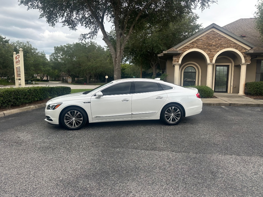 2017 Buick LaCrosse Premium photo 3