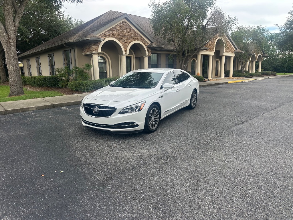 2017 Buick LaCrosse Premium photo 4