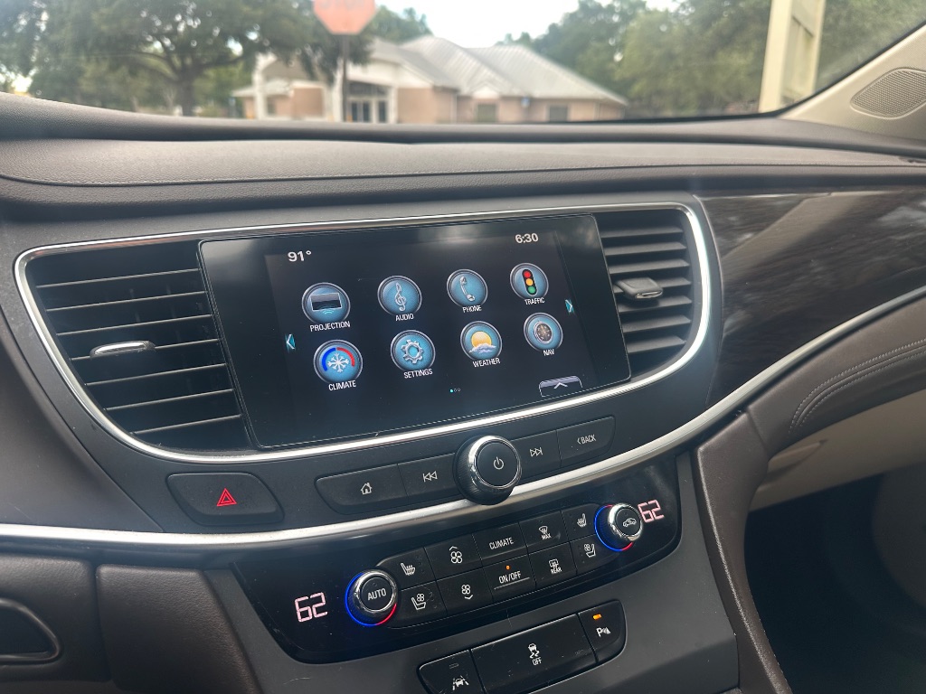 2017 Buick LaCrosse Premium photo 16