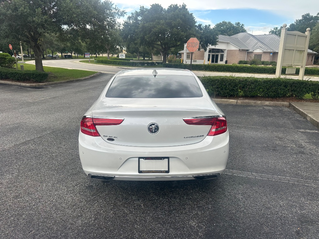 2017 Buick LaCrosse Premium photo 9