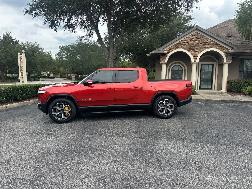 2023 Rivian R1T