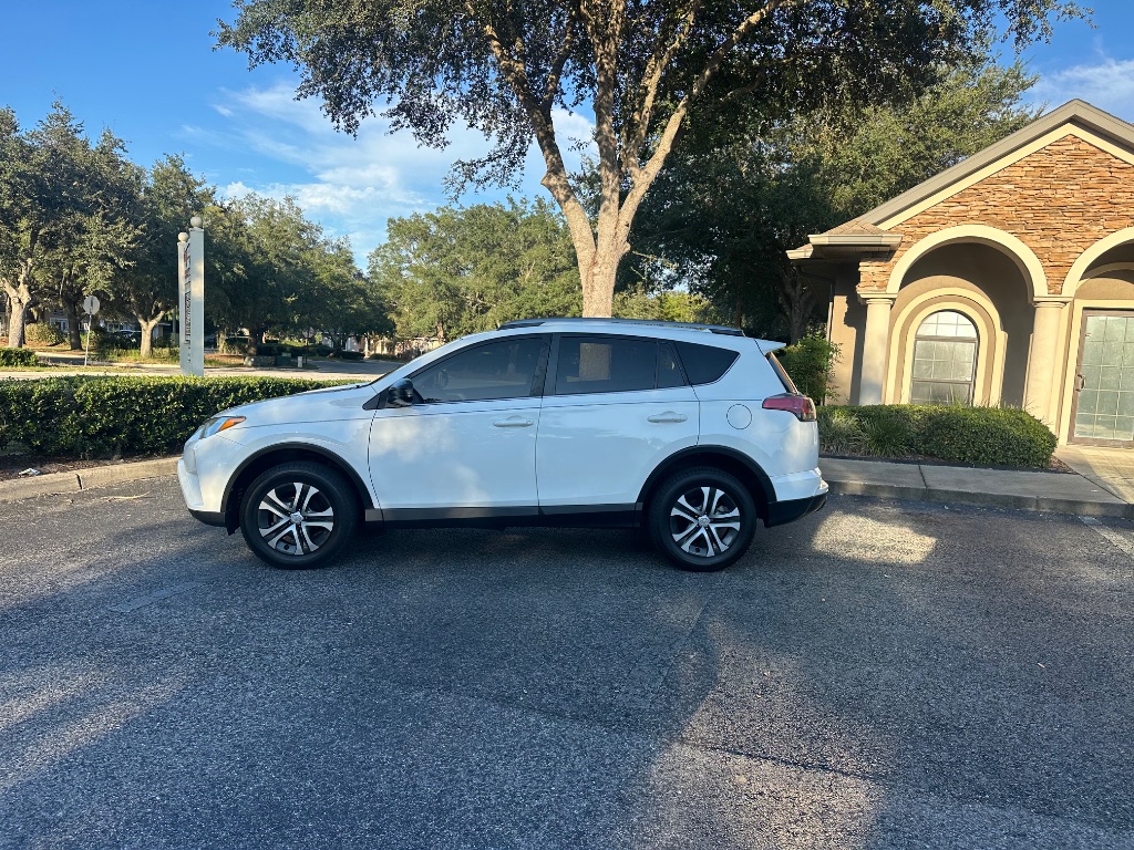 2018 Toyota RAV4 LE