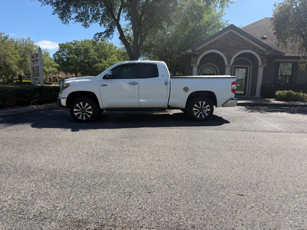 2018 Toyota Tundra SR5