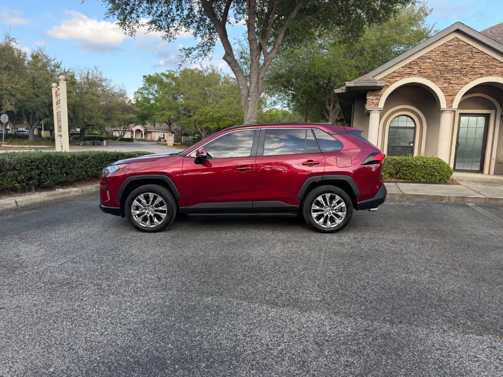2021 Toyota RAV4 XLE Premium