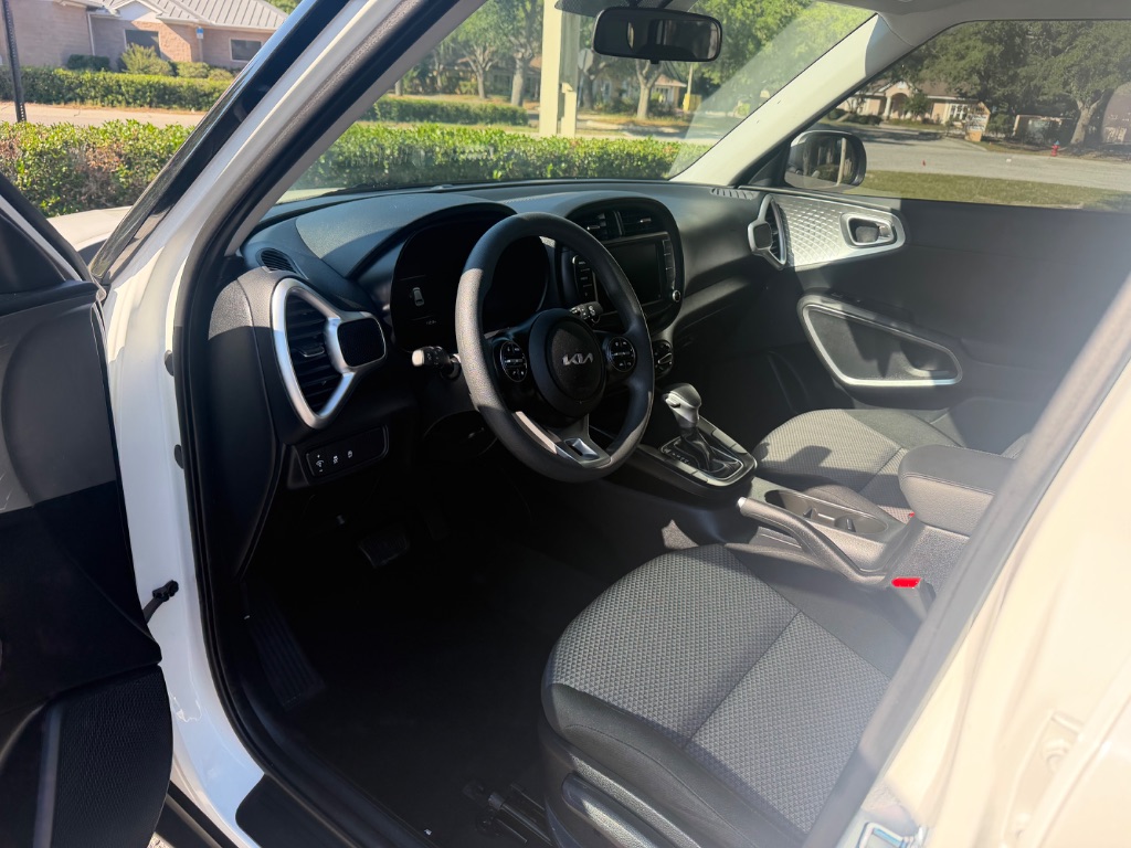 2025 Kia Soul LX - Photo 11