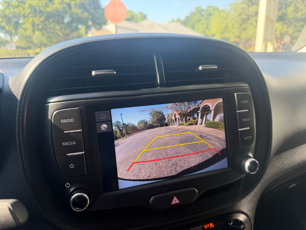 2025 Kia Soul LX - Photo 15