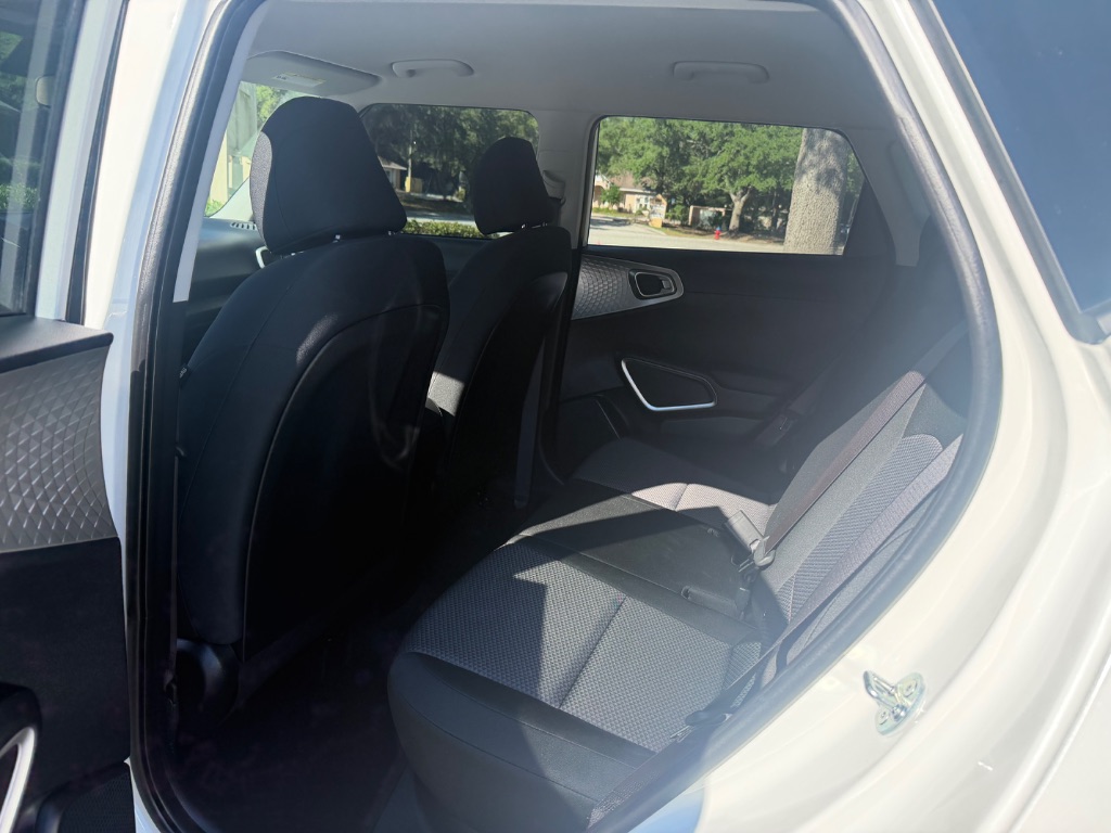 2025 Kia Soul LX - Photo 13