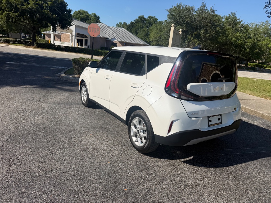 2025 Kia Soul LX - Photo 9