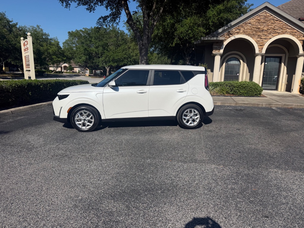 2025 Kia Soul 2.0L LX IVT's photo
