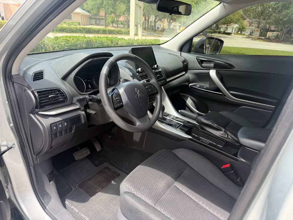 2024 Mitsubishi Eclipse Cross LE - Photo 12