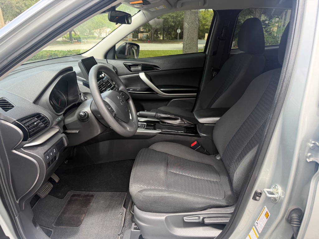 2024 Mitsubishi Eclipse Cross LE - Photo 13