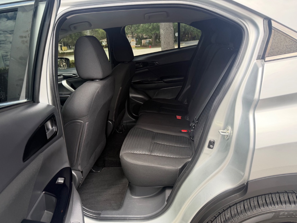 2024 Mitsubishi Eclipse Cross LE - Photo 14